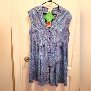 Woman's sleeveless casual summer dress.